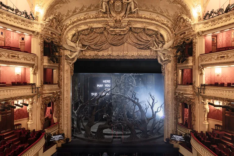 Amadeus MacBeth Opera Comique WFS C15 001