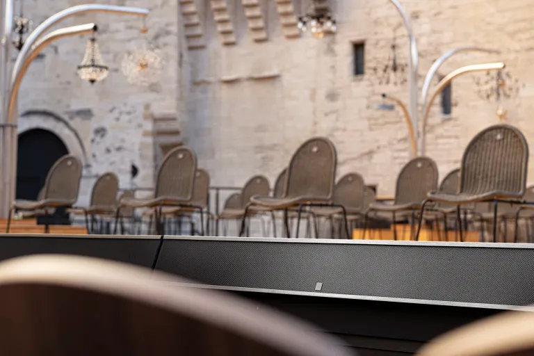 The Avignon Festival Chooses HOLOPHONIX and Amadeus to Re equip the Prestigious Courtyard of Honor a