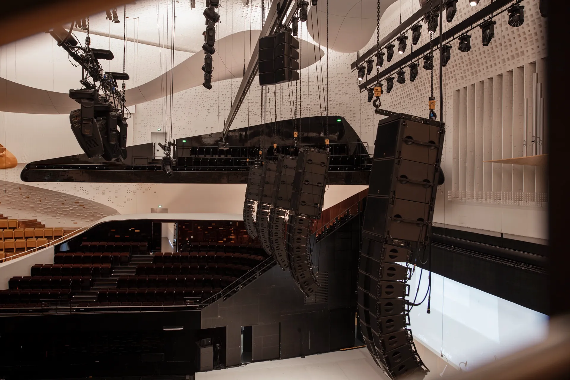 HOLOPHONIX L Acoustics Sonntag Philharmonie 0T4A4897